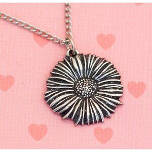 Vintage Pewter Intricate Sunflower Necklace 18 inch by Salisbury - X18